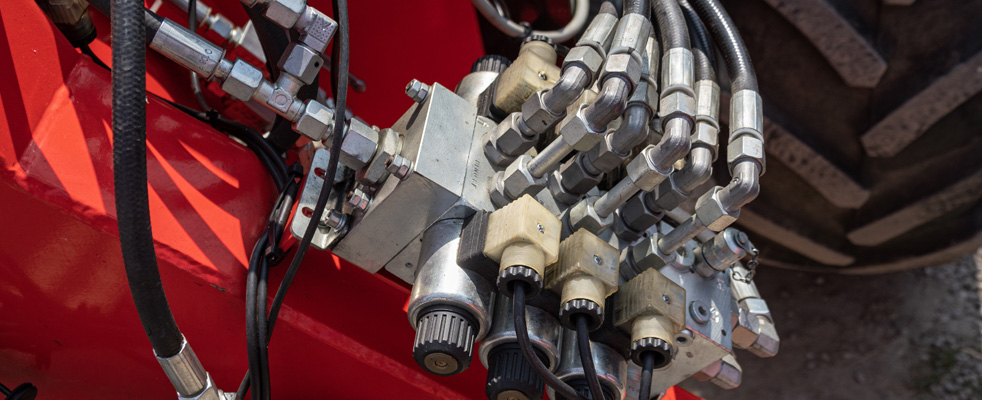 Why Use a Custom Hydraulic Manifold?